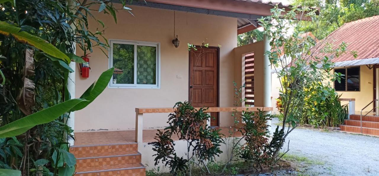 Happy Ville 1 Takuapa Exterior photo